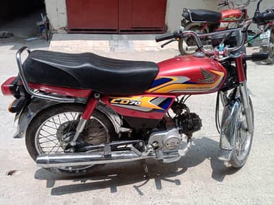 Honda CD70 2025