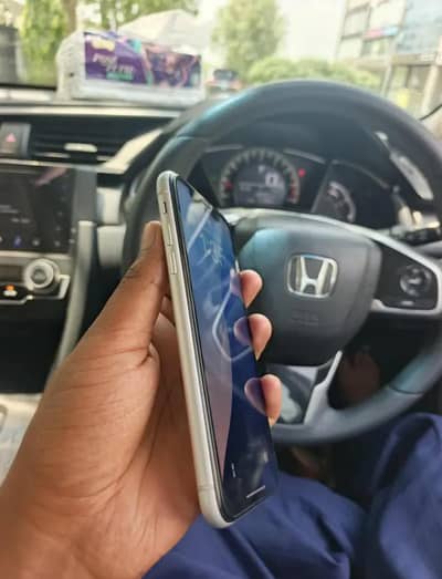 Apple iPhone XR