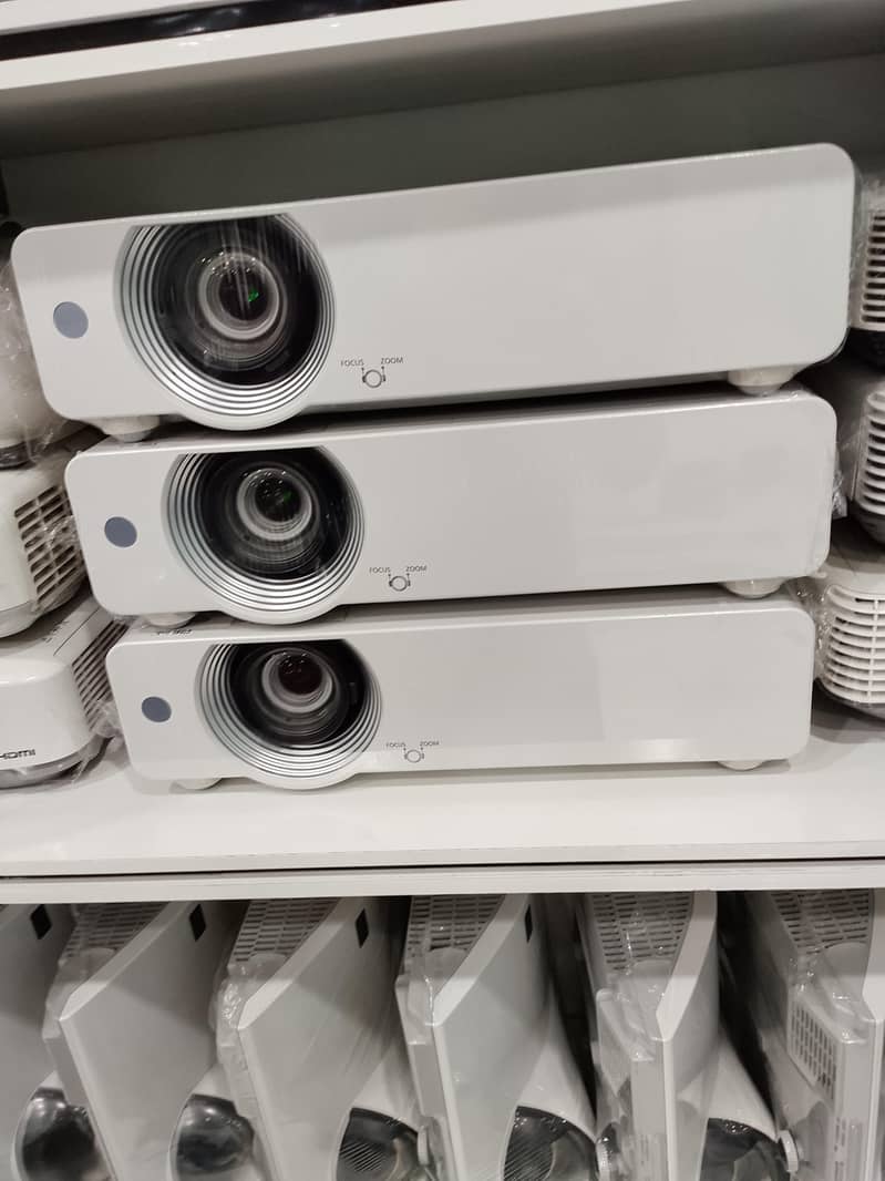 Multimedia Projectors 4