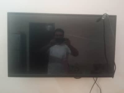 32 inch LED Almost New