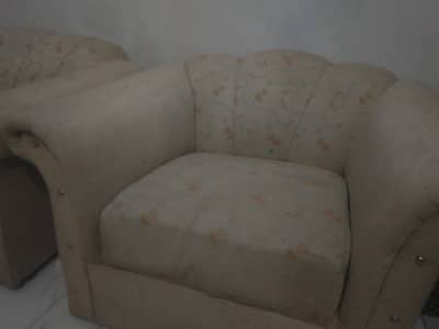 Sofa Set 6 seater ( 3 Seater, 2 seater and a 1 seat)