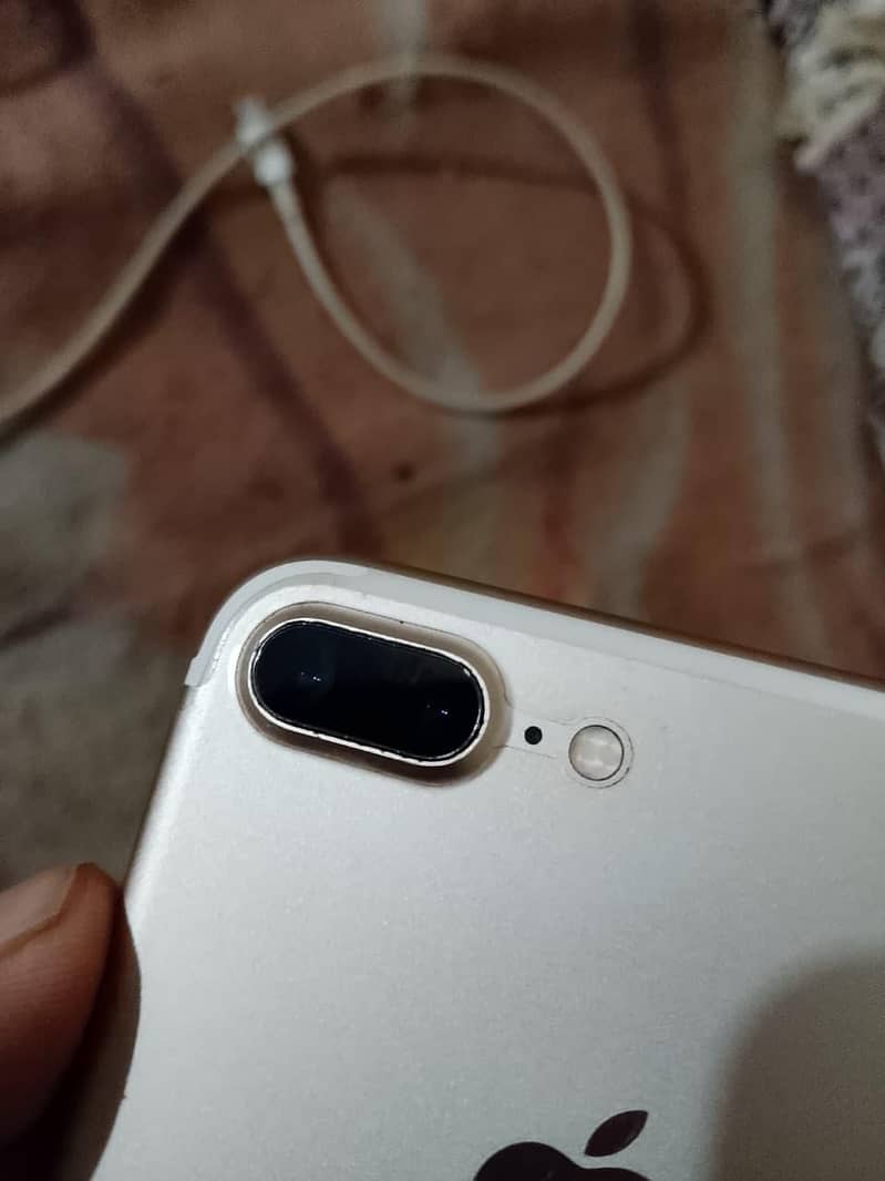 Apple iPhone 7 Plus 1