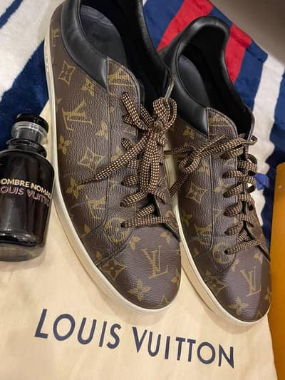 Louis vuitton luxembourg sneakers size US 11 or Eu 43