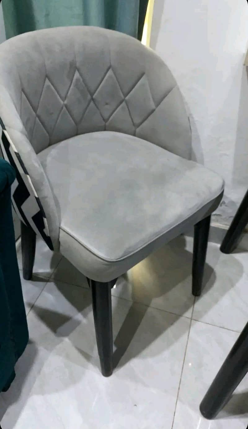 sofa chairs, table 3