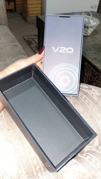 Vivo V20