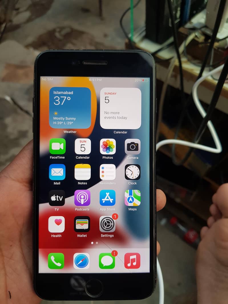 Apple iPhone 7 Plus 1