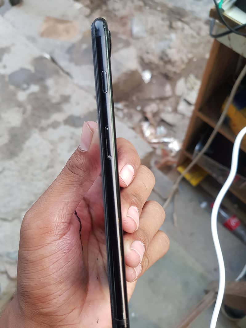 Apple iPhone 7 Plus 2
