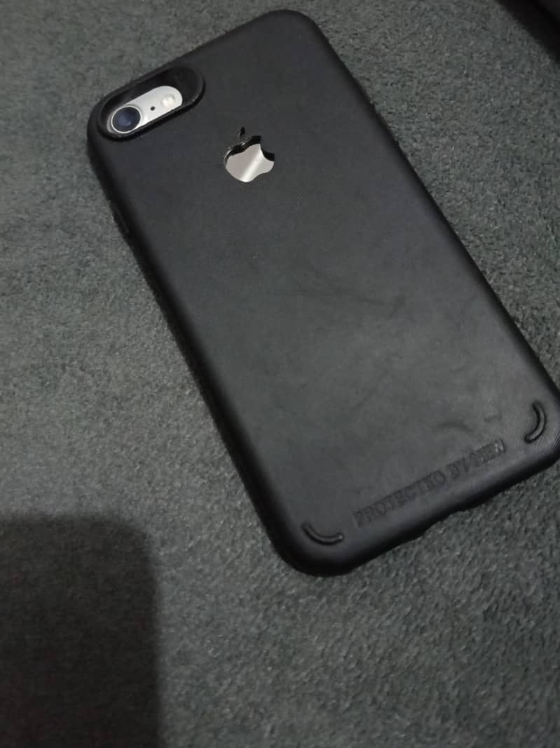 Apple iPhone 7 1