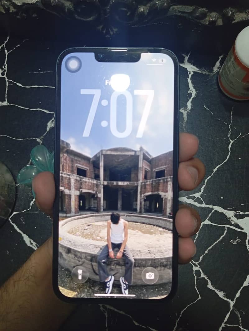 Apple iPhone 13 0