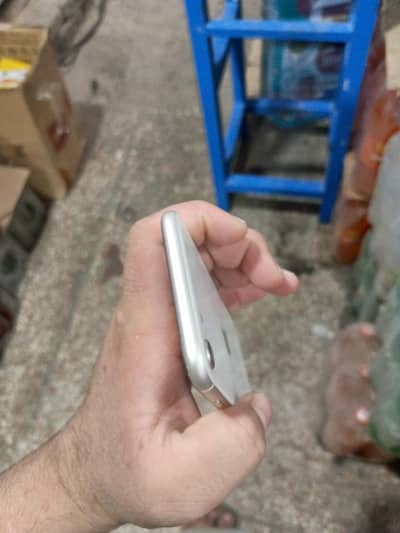 Apple iPhone SE