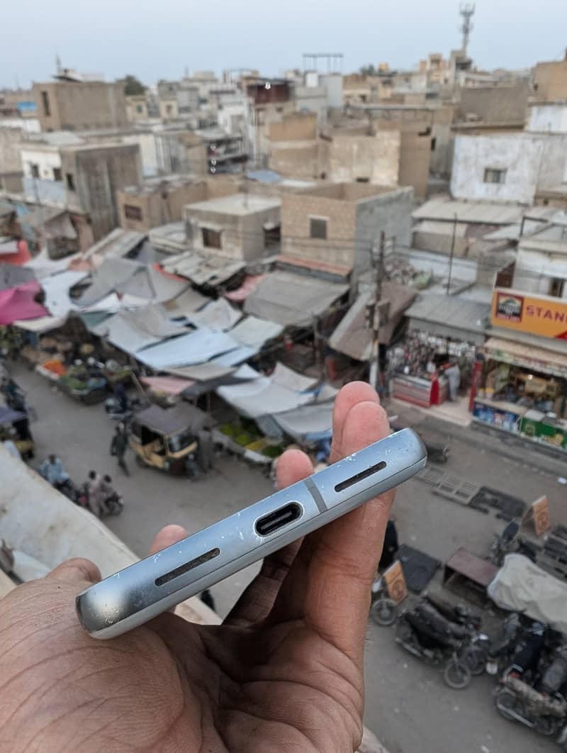 Google Pixel 8 3