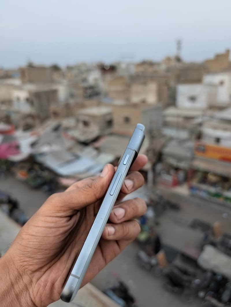 Google Pixel 8 5