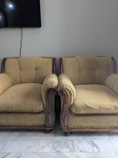 Sofa set available for sale 10/10 condition