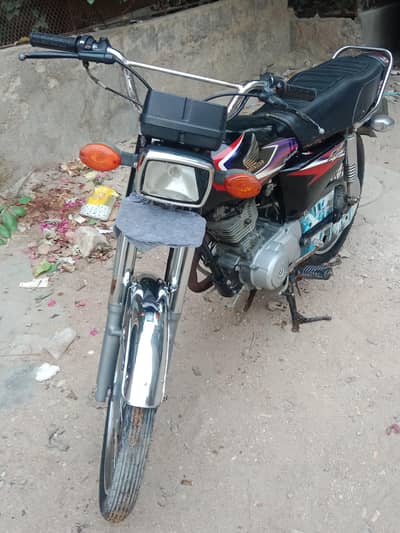 urgent sell honda 125 2017 model jis bhai ko leni ha wo contact kry