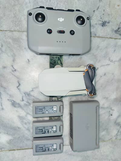 Dji mini 2se with 3 batteries and charging hub