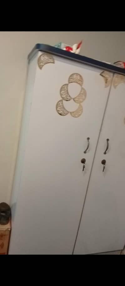 wardrobes 2 door for sale like new condition