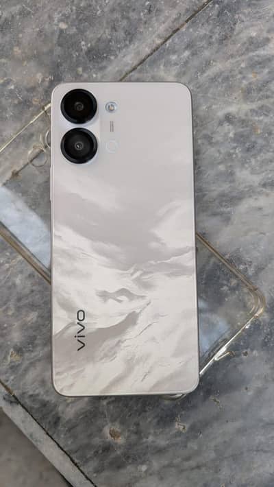 Vivo Y05. storage 4 128. original box and charger