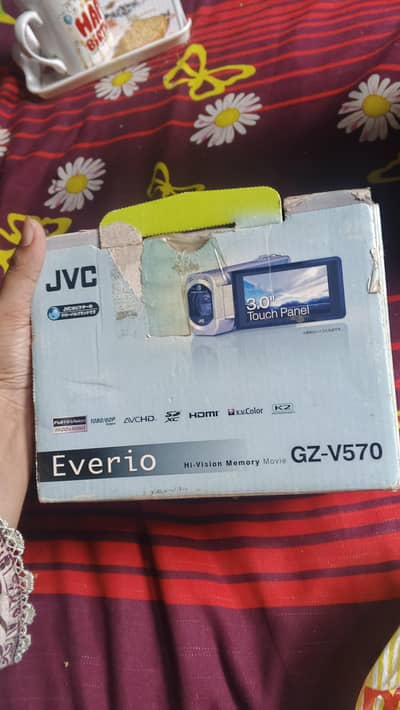 handycam  JVC GZ-V570 FOR SELL