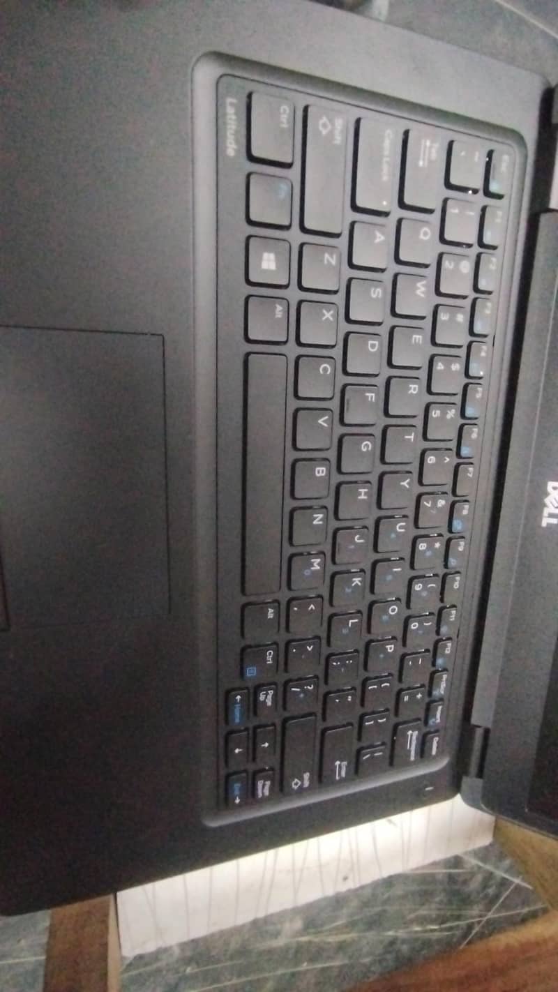 Model Dell 5470 2