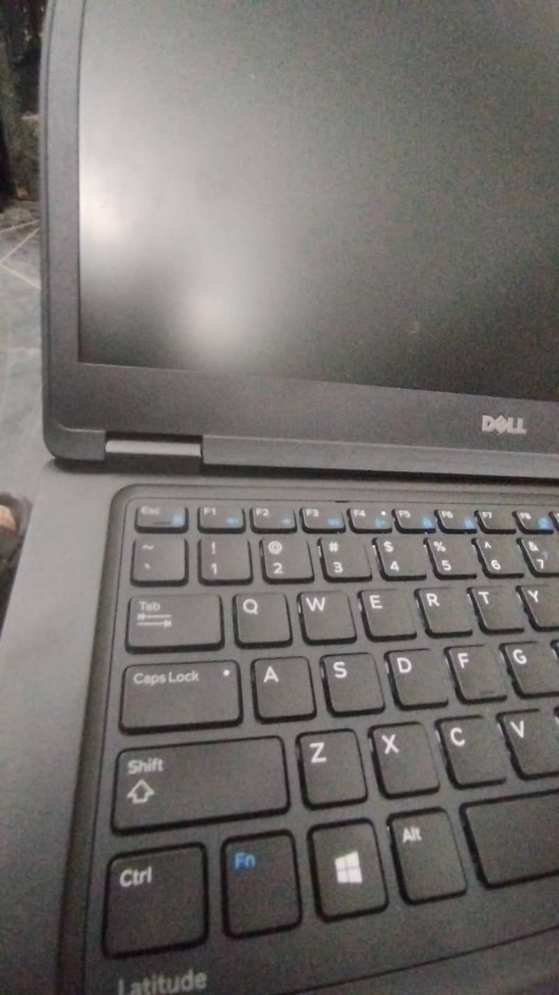 Model Dell 5470 3