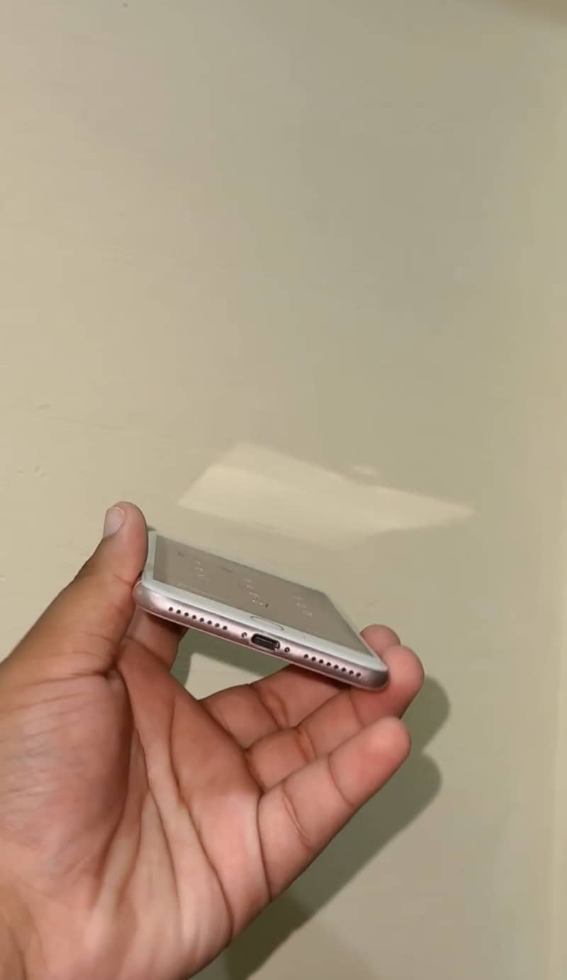 Apple iPhone 7 Plus 1