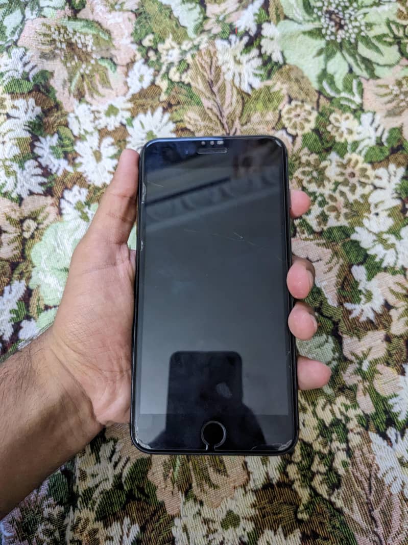 Apple iPhone 8 Plus 0