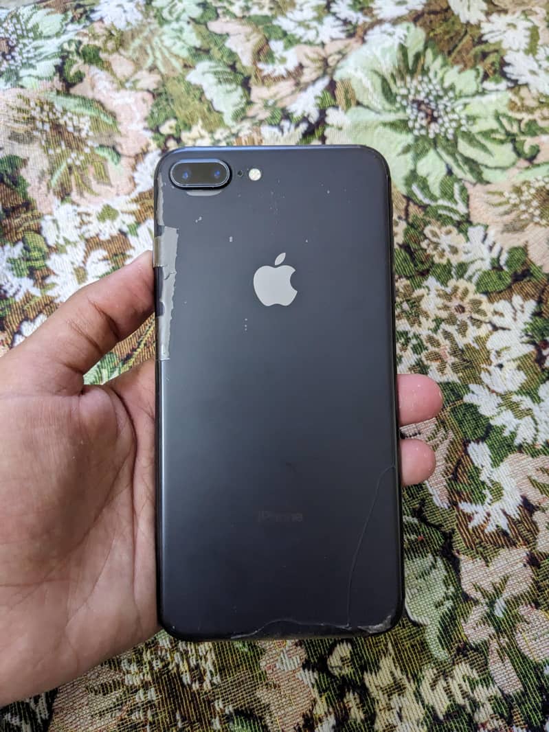 Apple iPhone 8 Plus 2