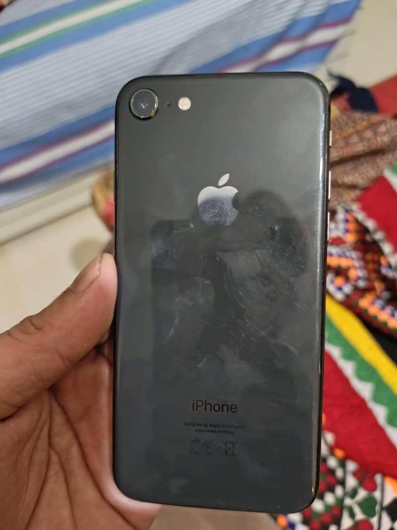 Apple iPhone 8 1