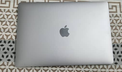 Apple MacBook Air 2018 – Excellent Condition