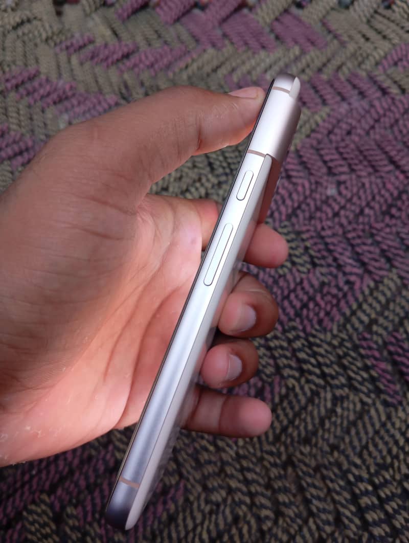Google Pixel 8 3