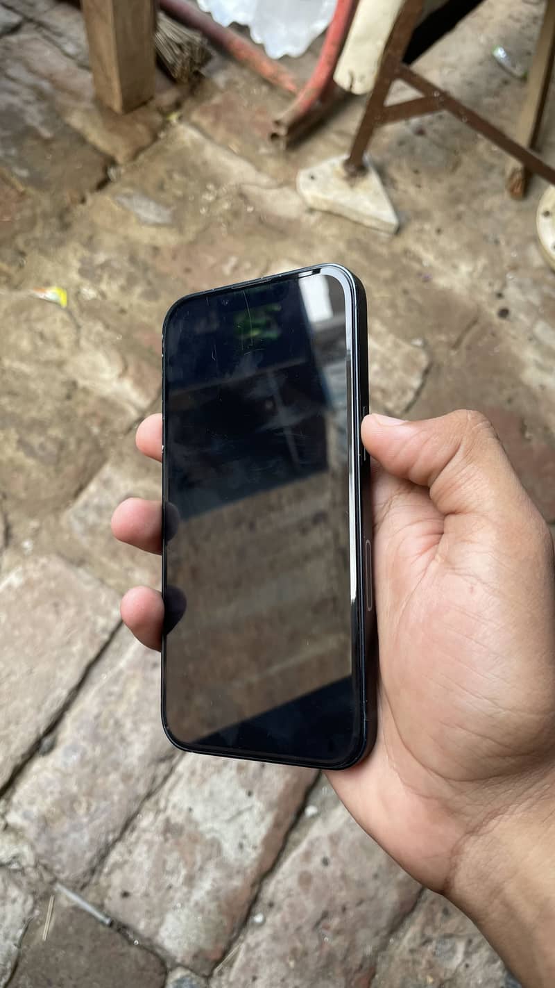 Apple iPhone 13 2