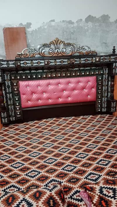 bed with Side tabels Dressing Table Devider