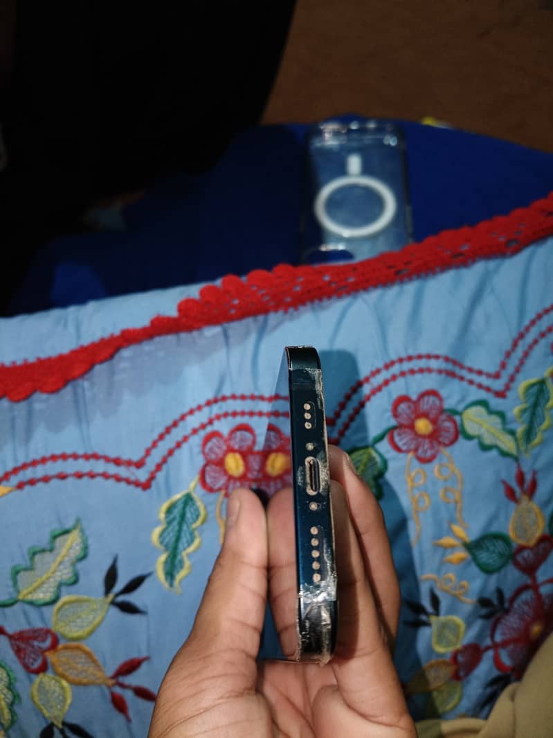 Apple iPhone 13 3