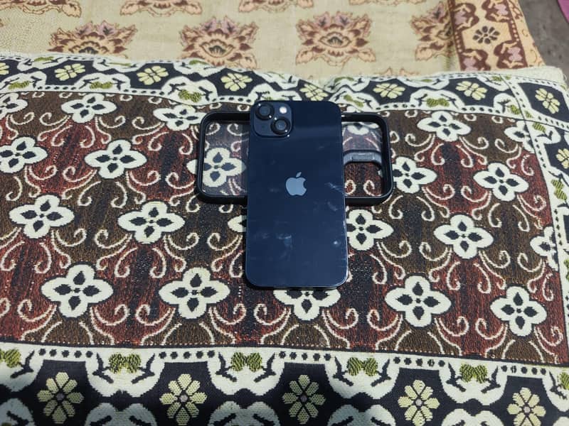 Apple iPhone 13 4