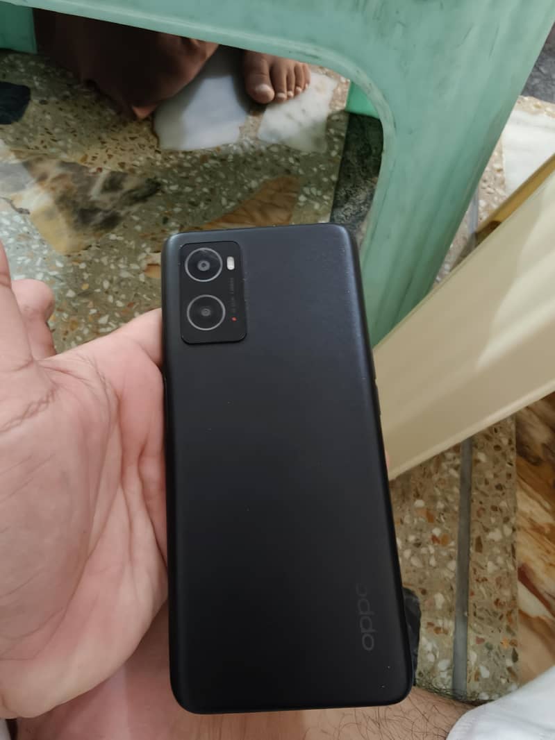 OPPO A76 1