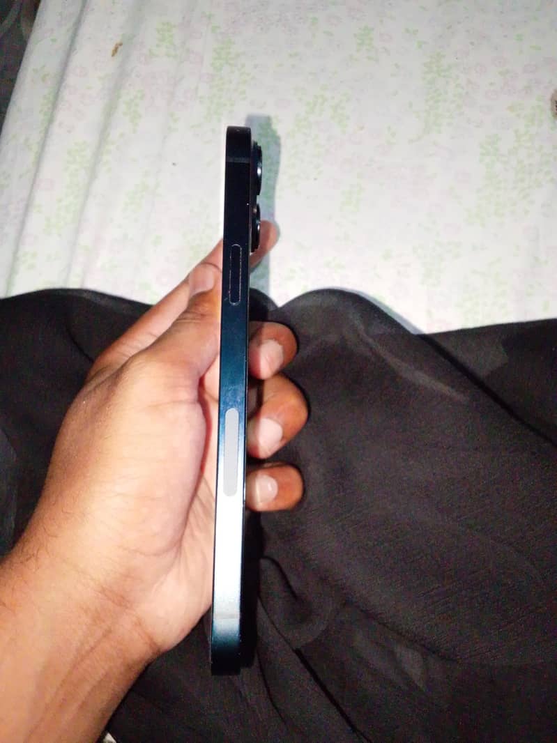 iPhone 14 Plus 3