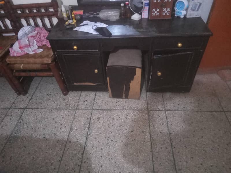 dressing table 0