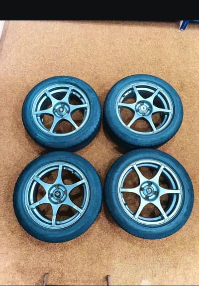 Tyres with Alloy Rims