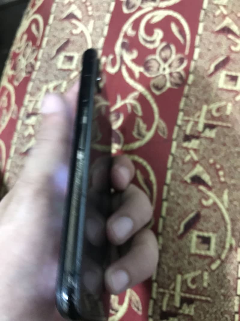 Apple iPhone X 3