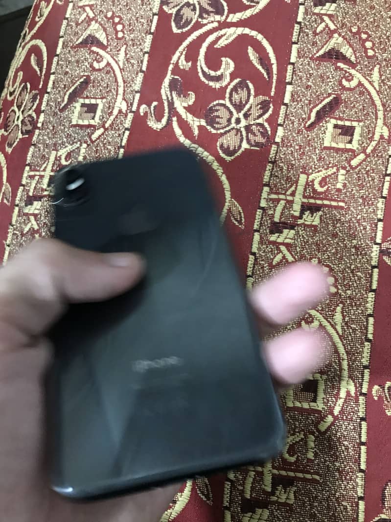 Apple iPhone X 4