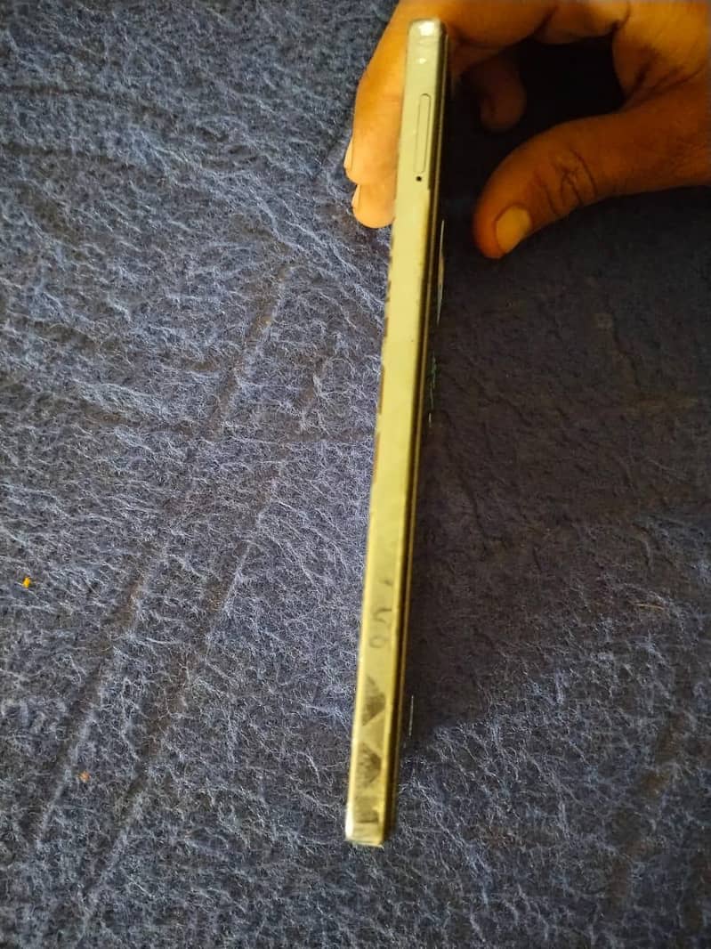 Tecno CAMON 30 1