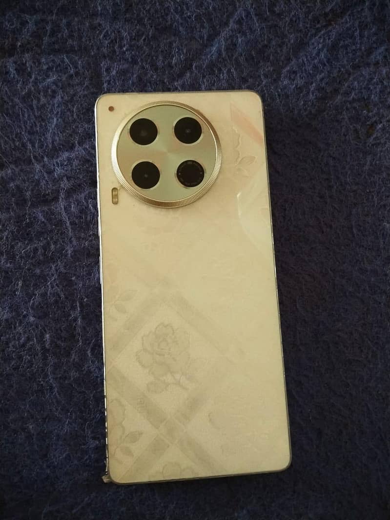 Tecno CAMON 30 4