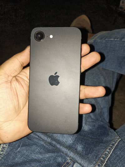 Apple iPhone 16e