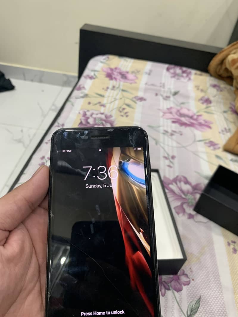 Apple iPhone 7 Plus 5