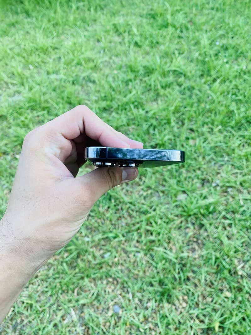 Apple iPhone 14 Pro 1