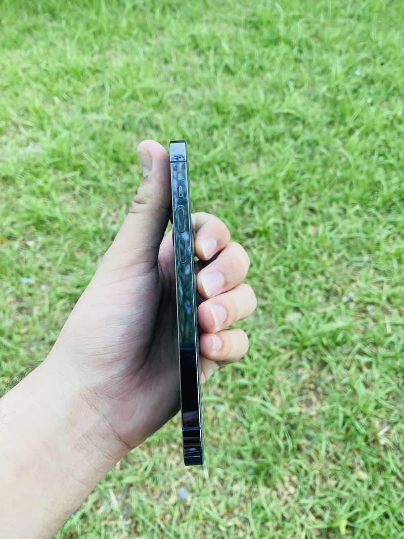 Apple iPhone 14 Pro 2