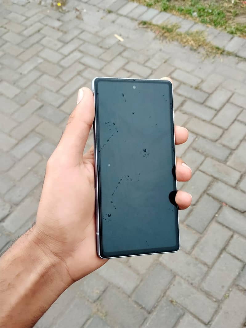 Google pixel 7A 3