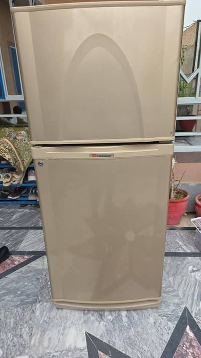 Dawlance refrigerator 5ft