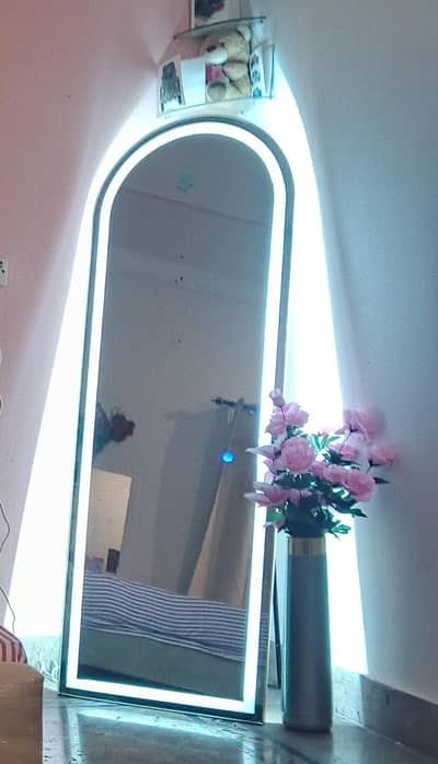 Luxury LED Arch stand Mirror – Brand New