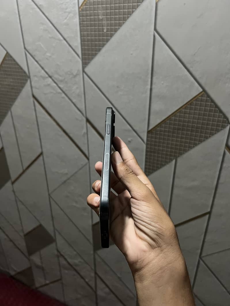 Apple iPhone 15 plus 2